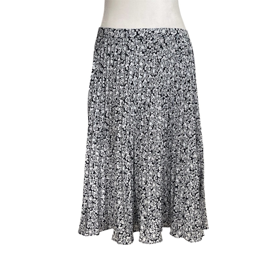 Karl Lagerfeld Paris Black and Cream Floral Pleated Skirt